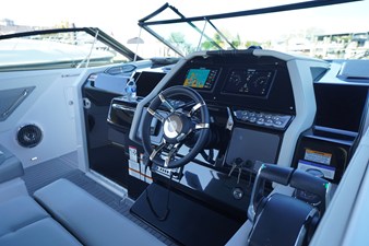 Cruisers Yachts 34 GLS Outboard 39 2026 Cruisers Yachts 34 GLS Outboard 40