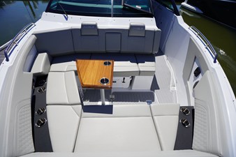 Cruisers Yachts 34 GLS Outboard 60 2026 Cruisers Yachts 34 GLS Outboard 61