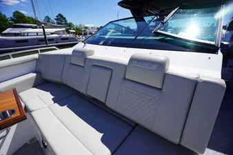 Cruisers Yachts 34 GLS Outboard 62 2026 Cruisers Yachts 34 GLS Outboard 63