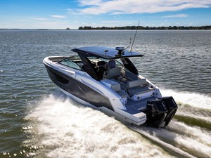 Cruisers Yachts 34 GLS Outboard 67 2026 Cruisers Yachts 34 GLS Outboard 68