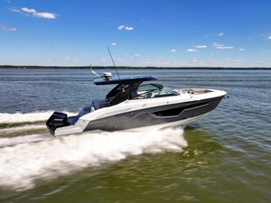 Cruisers Yachts 34 GLS Outboard 70 2026 Cruisers Yachts 34 GLS Outboard 71