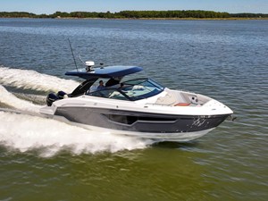 Cruisers Yachts 34 GLS Outboard 71 2026 Cruisers Yachts 34 GLS Outboard 72