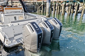 Boston Whaler 420 Outrage 4 2022 Boston Whaler 420 Outrage 5
