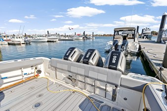 Boston Whaler 420 Outrage 8 2022 Boston Whaler 420 Outrage 9