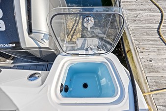 Boston Whaler 420 Outrage 9 2022 Boston Whaler 420 Outrage 10