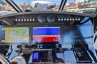 Boston Whaler 420 Outrage 20 2022 Boston Whaler 420 Outrage 21
