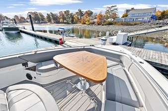 Boston Whaler 420 Outrage 41 2022 Boston Whaler 420 Outrage 42