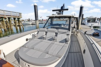 Boston Whaler 420 Outrage 42 2022 Boston Whaler 420 Outrage 43