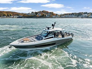 Boston Whaler 420 Outrage 45 2022 Boston Whaler 420 Outrage 46
