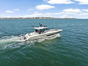Boston Whaler 420 Outrage 46 2022 Boston Whaler 420 Outrage 47