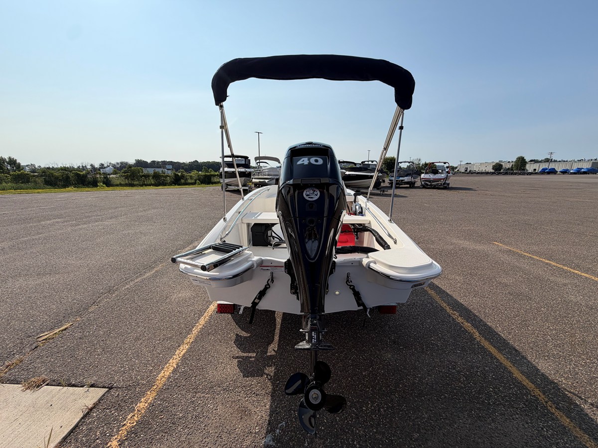 2027 Boston Whaler 130 Super Sport 5