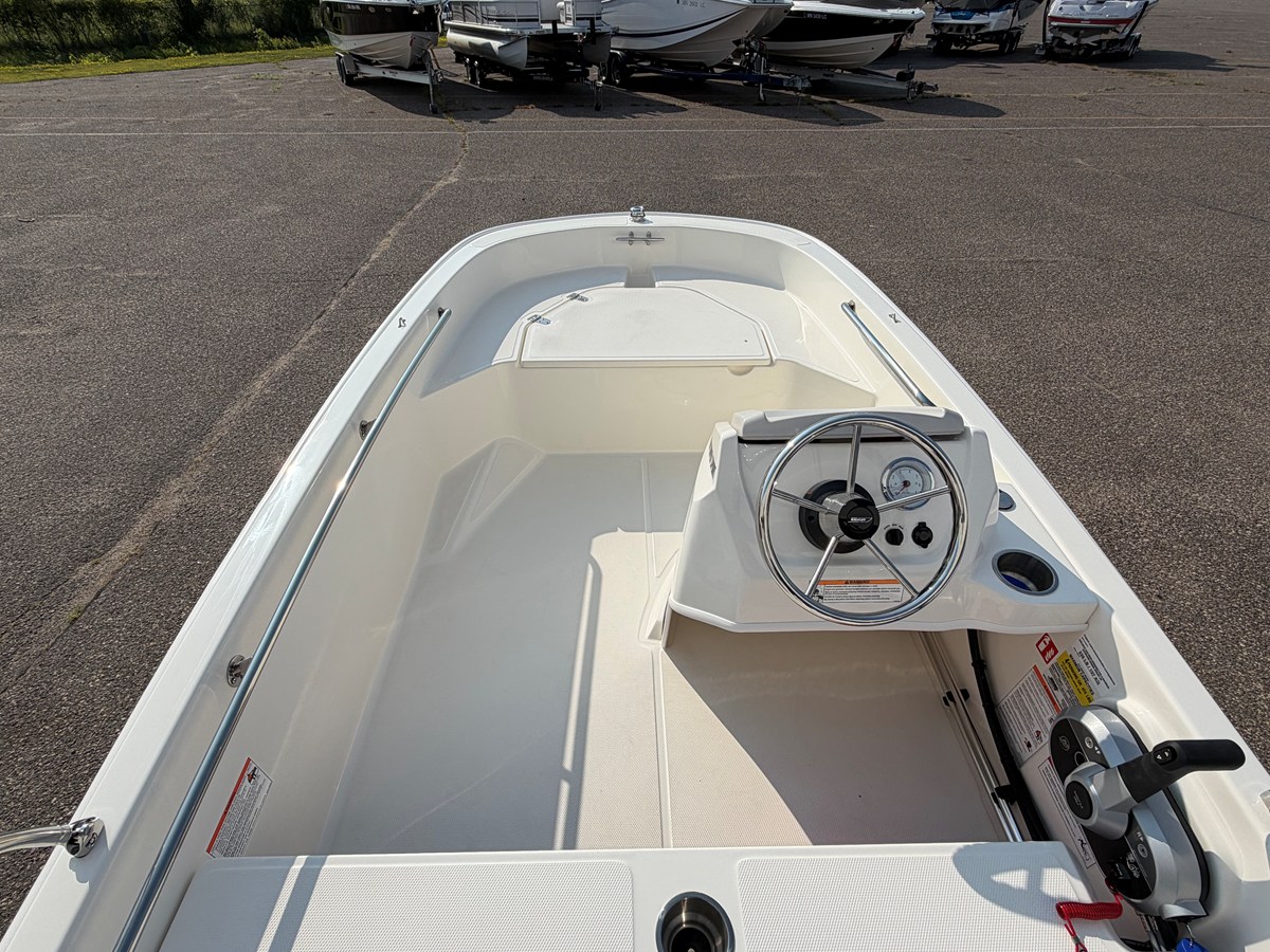 2027 Boston Whaler 130 Super Sport 10