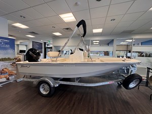 Boston Whaler 150 Montauk 0 2027 Boston Whaler 150 Montauk 1