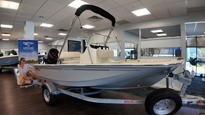 Boston Whaler 150 Montauk 2 2027 Boston Whaler 150 Montauk 3