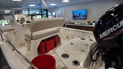 2027 Boston Whaler 150 Montauk 9