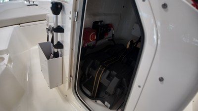 2027 Boston Whaler 150 Montauk 14