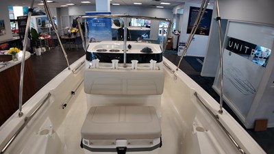 2027 Boston Whaler 150 Montauk 18