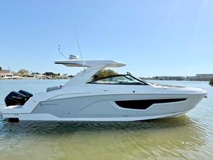 Cruisers Yachts 34 GLS Outboard 0 2026 Cruisers Yachts 34 GLS Outboard 1