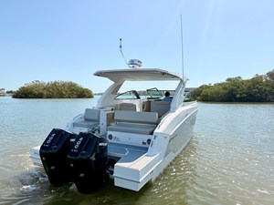 Cruisers Yachts 34 GLS Outboard 7 2026 Cruisers Yachts 34 GLS Outboard 8