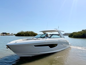 Cruisers Yachts 34 GLS Outboard 20 2026 Cruisers Yachts 34 GLS Outboard 21