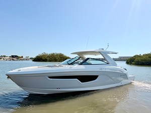 Cruisers Yachts 34 GLS Outboard 21 2026 Cruisers Yachts 34 GLS Outboard 22