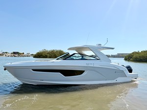 Cruisers Yachts 34 GLS Outboard 22 2026 Cruisers Yachts 34 GLS Outboard 23