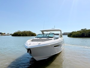 Cruisers Yachts 34 GLS Outboard 24 2026 Cruisers Yachts 34 GLS Outboard 25