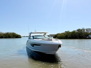 Cruisers Yachts 34 GLS Outboard 26 2026 Cruisers Yachts 34 GLS Outboard 27