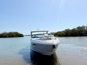 Cruisers Yachts 34 GLS Outboard 27 2026 Cruisers Yachts 34 GLS Outboard 28