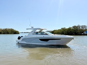 Cruisers Yachts 34 GLS Outboard 33 2026 Cruisers Yachts 34 GLS Outboard 34
