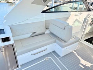 Cruisers Yachts 34 GLS Outboard 50 2026 Cruisers Yachts 34 GLS Outboard 51