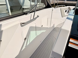 Cruisers Yachts 34 GLS Outboard 67 2026 Cruisers Yachts 34 GLS Outboard 68