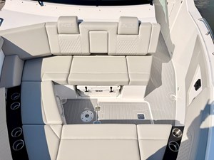 Cruisers Yachts 34 GLS Outboard 70 2026 Cruisers Yachts 34 GLS Outboard 71