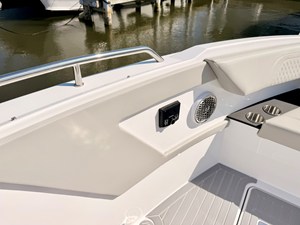 Cruisers Yachts 34 GLS Outboard 72 2026 Cruisers Yachts 34 GLS Outboard 73