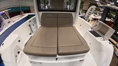 Cruisers Yachts 38 VTR EC 8 2026 Cruisers Yachts 38 VTR EC 9