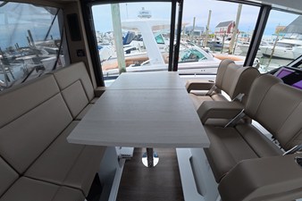 Cruisers Yachts 38 VTR EC 21 2026 Cruisers Yachts 38 VTR EC 22