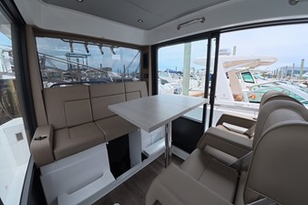 Cruisers Yachts 38 VTR EC 23 2026 Cruisers Yachts 38 VTR EC 24