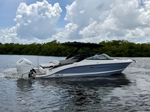 Sea Ray SLX 280 Outboard 2 2027 Sea Ray SLX 280 Outboard 3