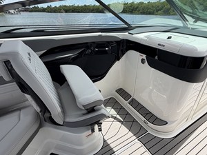 Sea Ray SLX 280 Outboard 15 2027 Sea Ray SLX 280 Outboard 16