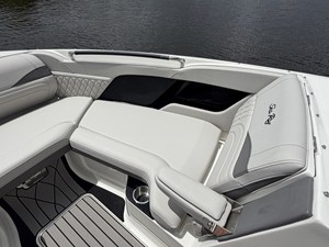 Sea Ray SLX 280 Outboard 23 2027 Sea Ray SLX 280 Outboard 24