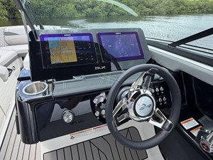 Sea Ray SLX 280 Outboard 27 2027 Sea Ray SLX 280 Outboard 28