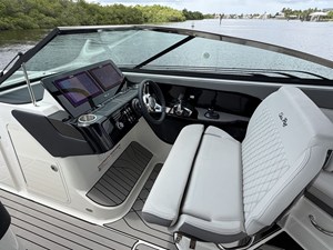 Sea Ray SLX 280 Outboard 29 2027 Sea Ray SLX 280 Outboard 30