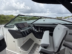 Sea Ray SLX 280 Outboard 30 2027 Sea Ray SLX 280 Outboard 31