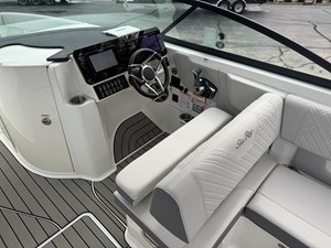 Sea Ray SDX 270 Surf 20 2027 Sea Ray SDX 270 Surf 21