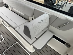 Sea Ray SDX 270 Surf 23 2027 Sea Ray SDX 270 Surf 24