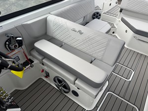 Sea Ray SDX 270 Surf 24 2027 Sea Ray SDX 270 Surf 25