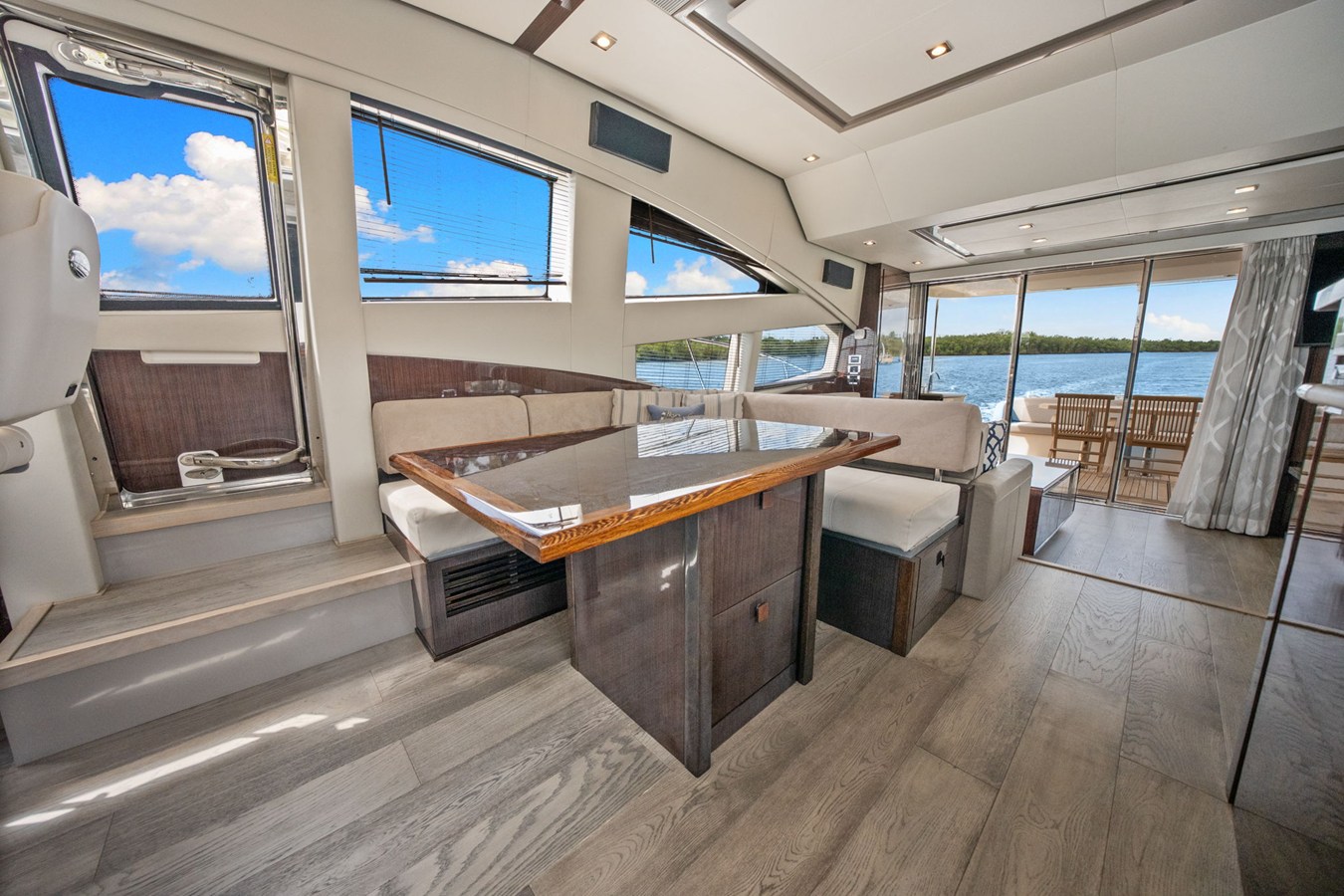 2018 Sea Ray L650 Fly 24