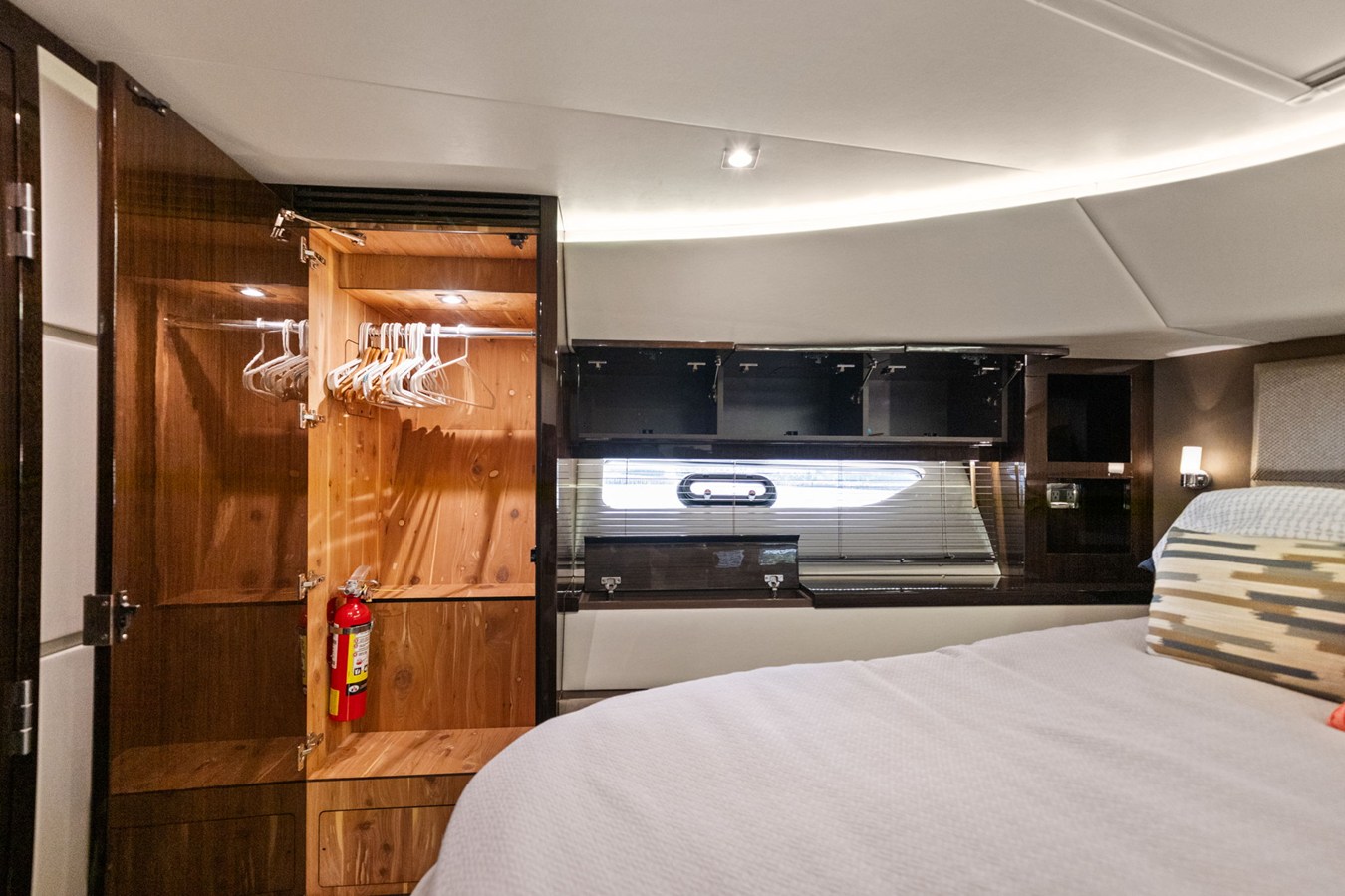 2018 Sea Ray L650 Fly 43