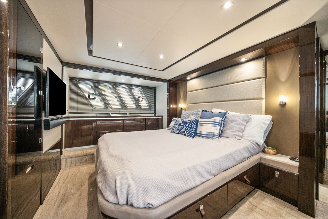 2018 Sea Ray L650 Fly 44