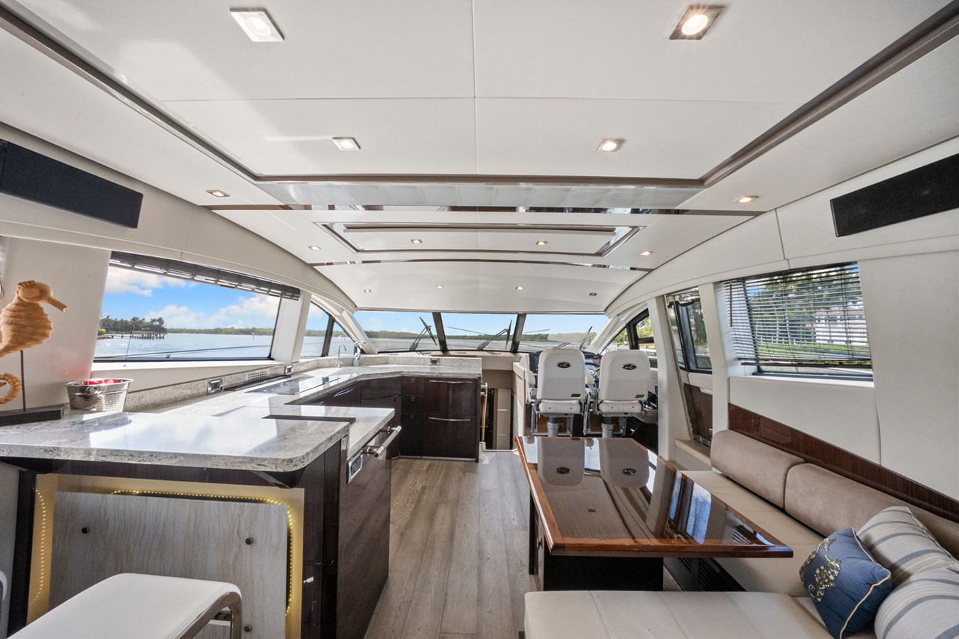 2018 Sea Ray L650 Fly 58
